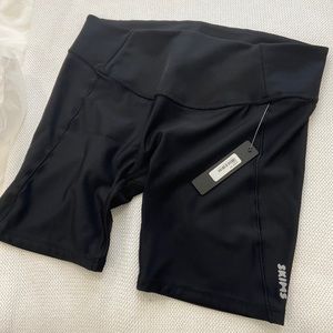 SKIMS High Waisted Bike Short Size S color Onyx (black)